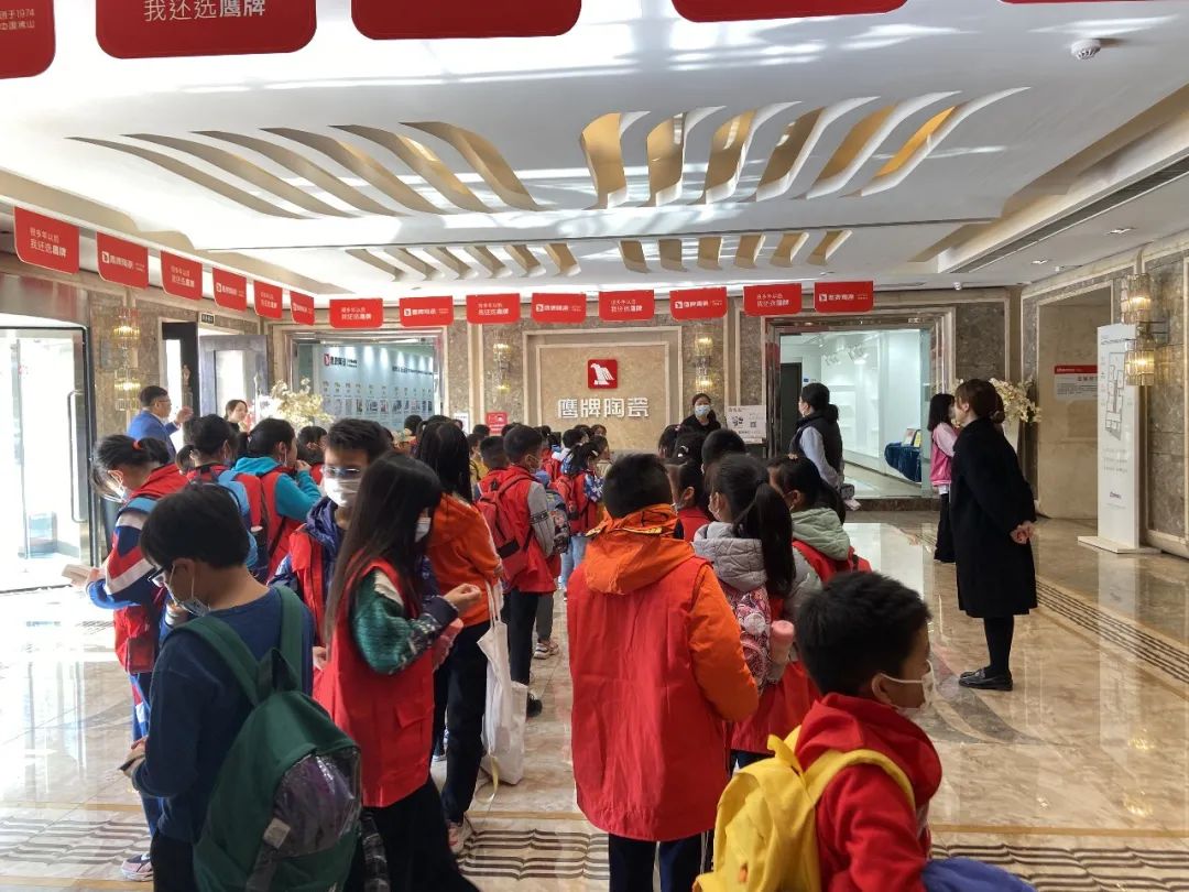 爭做未來接班人——2022佛山傳媒集團職工子女冬令營走進鷹牌！(圖1)