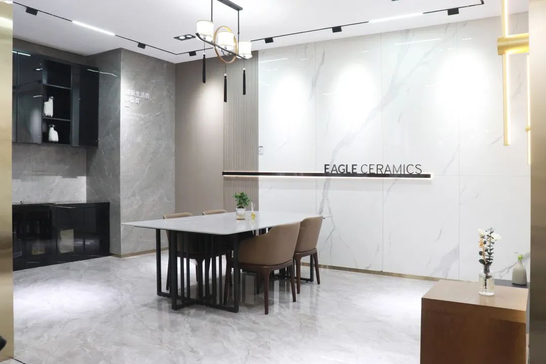 晉江鷹牌旗艦店｜緊跟時(shí)代步伐，以品牌力量制勝市場(chǎng)!(圖31)