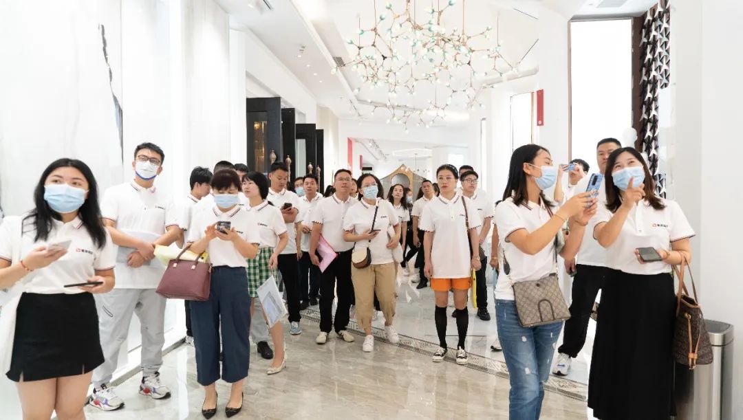 落地新戰(zhàn)略，實(shí)踐新模式，決戰(zhàn)新未來 ｜ 2022鷹牌墻地專家全國(guó)店長(zhǎng)培訓(xùn)圓滿收官！(圖5)
