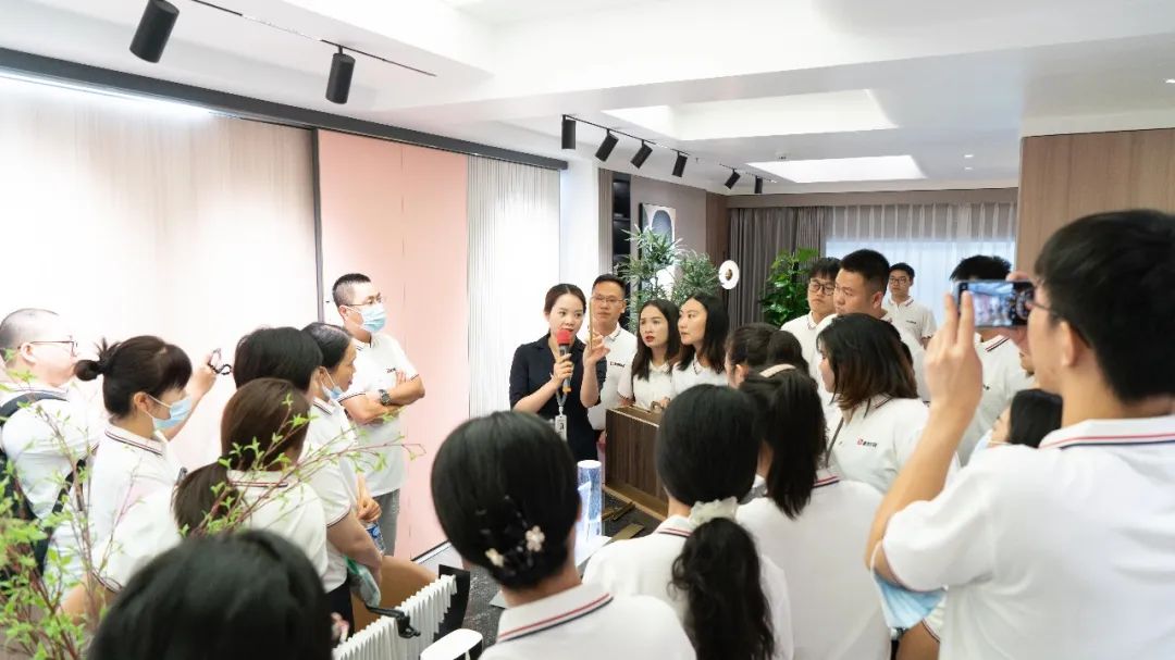 落地新戰(zhàn)略，實(shí)踐新模式，決戰(zhàn)新未來 ｜ 2022鷹牌墻地專家全國(guó)店長(zhǎng)培訓(xùn)圓滿收官！(圖7)