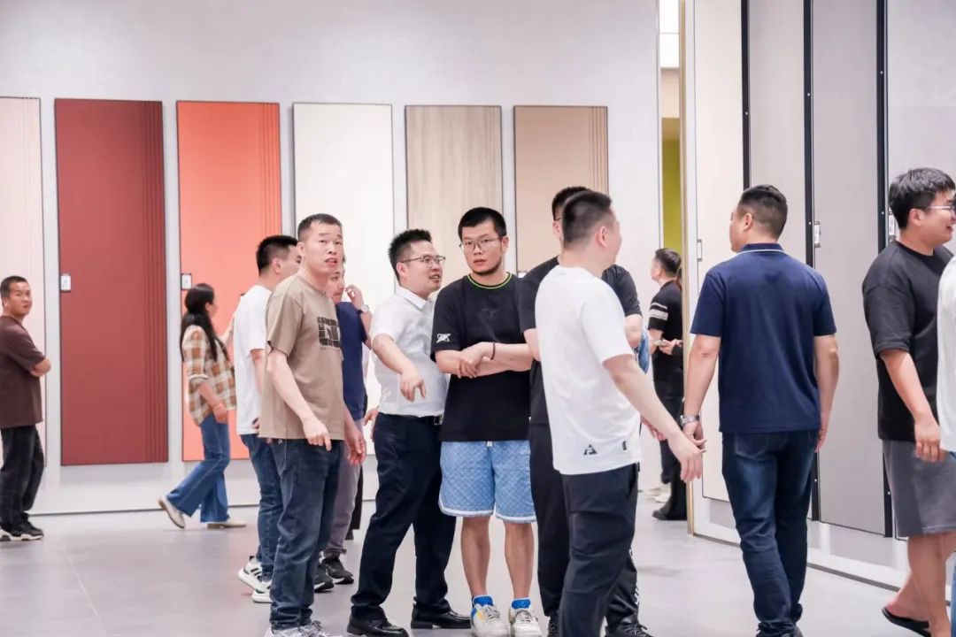 新鷹牌 創(chuàng)未來｜鷹牌新總部展廳盛大揭幕&中國瓷IP新品隆重上市！(圖11)