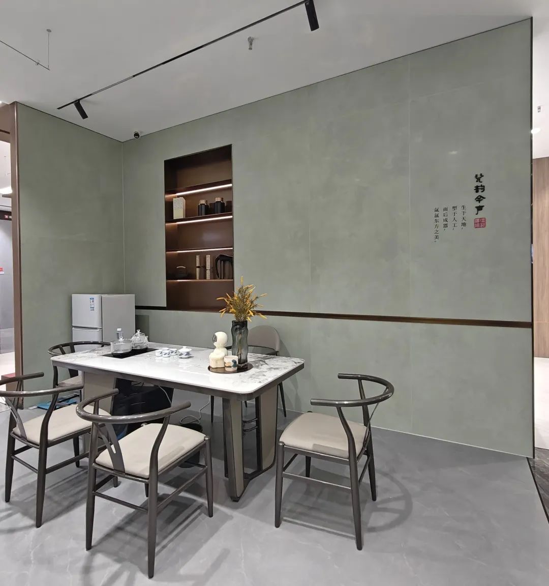 鷹牌50周年 門店風采｜河南駐馬店鷹牌旗艦店，讓雅致成為生活的底色(圖8)