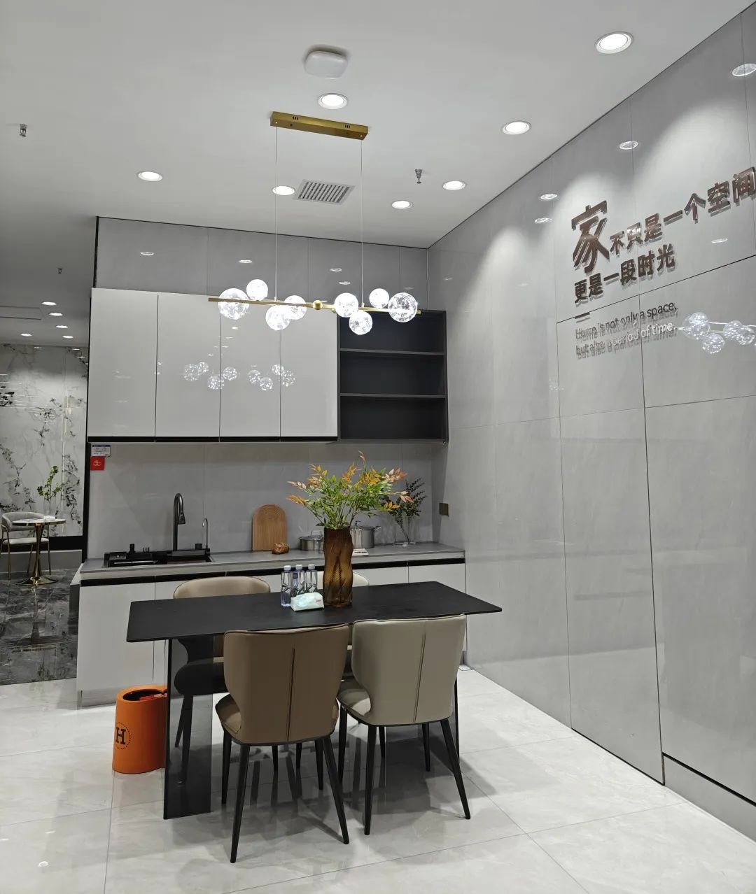 鷹牌50周年 門店風采｜河南駐馬店鷹牌旗艦店，讓雅致成為生活的底色(圖13)