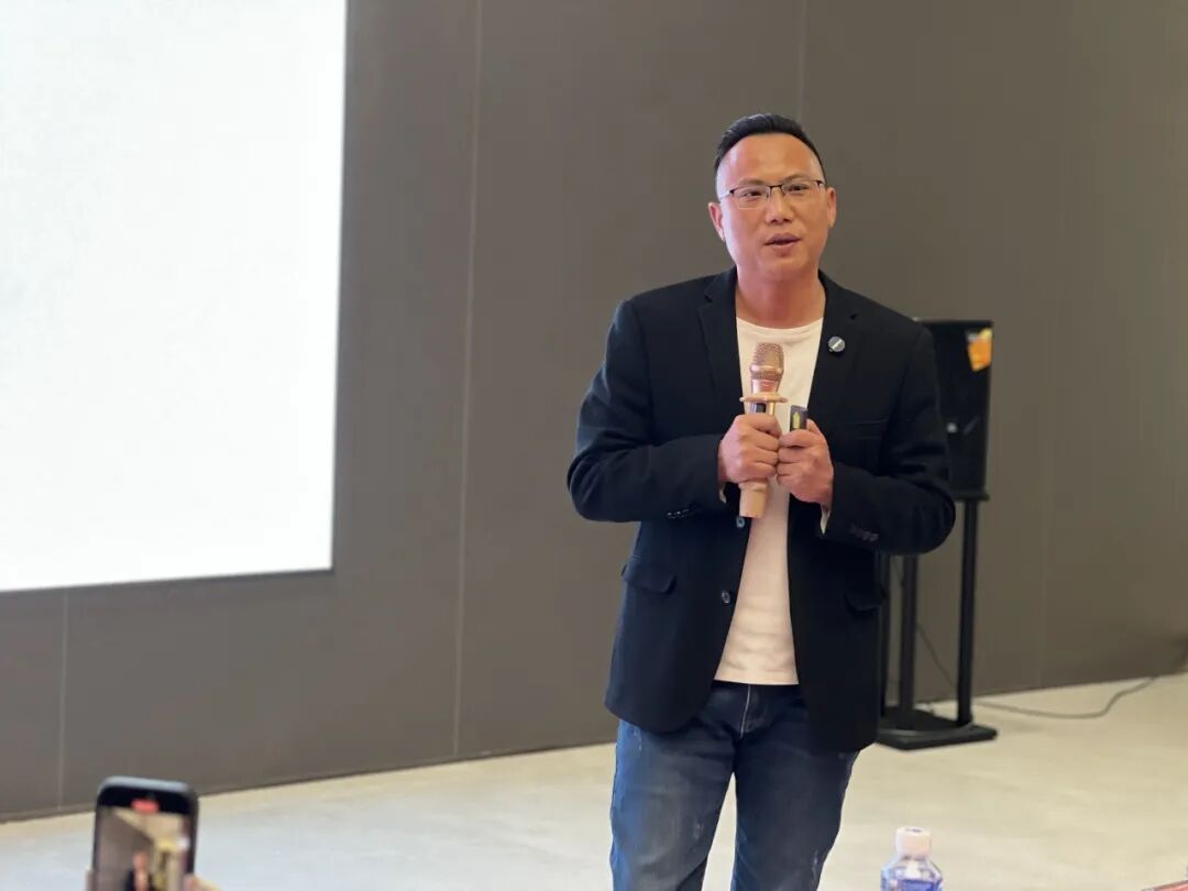 砥礪奮進(jìn)，攻堅(jiān)2025｜鷹牌營(yíng)銷中心開(kāi)年?duì)I銷會(huì)議圓滿舉行！(圖14)