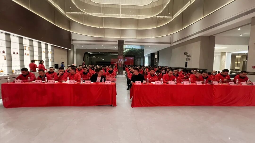 砥礪奮進(jìn)，攻堅(jiān)2025｜鷹牌營(yíng)銷中心開(kāi)年?duì)I銷會(huì)議圓滿舉行！(圖2)