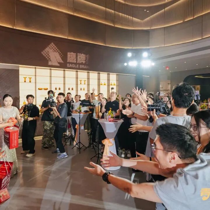 “青春鷹牌、主播之夜”:一場戰(zhàn)略與青春共振的51周年盛典(圖23)